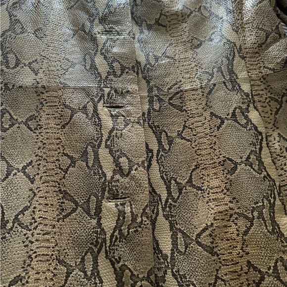 Danier Cream and Brown  leather car coat / Snakeskin Print size 8-10 - Picture 6 of 7